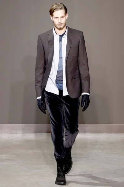 Look 40